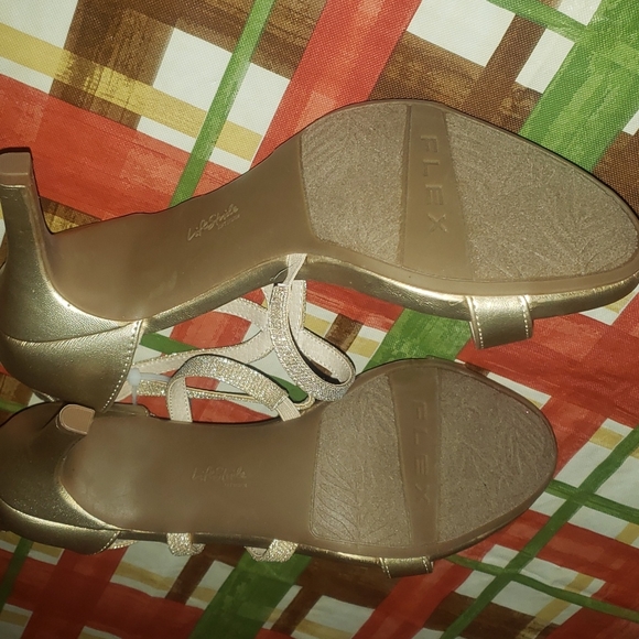 New Life Stride soft system flex heels. (2.75 inches) size 10 - Picture 6 of 7